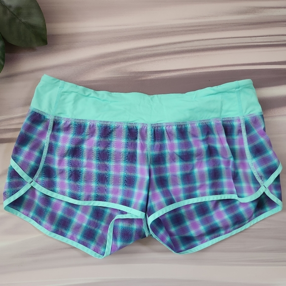 Lululemon Speed Shorts Size 8 Oasis Ombre Lolo Purple HTF Rare Size 8 - Picture 1 of 5